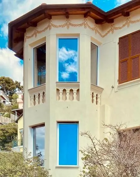Aparthotel Villa Fontana 56 Marina dʼMarina dʼAndora